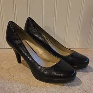 Elegant Black Women's Pumps